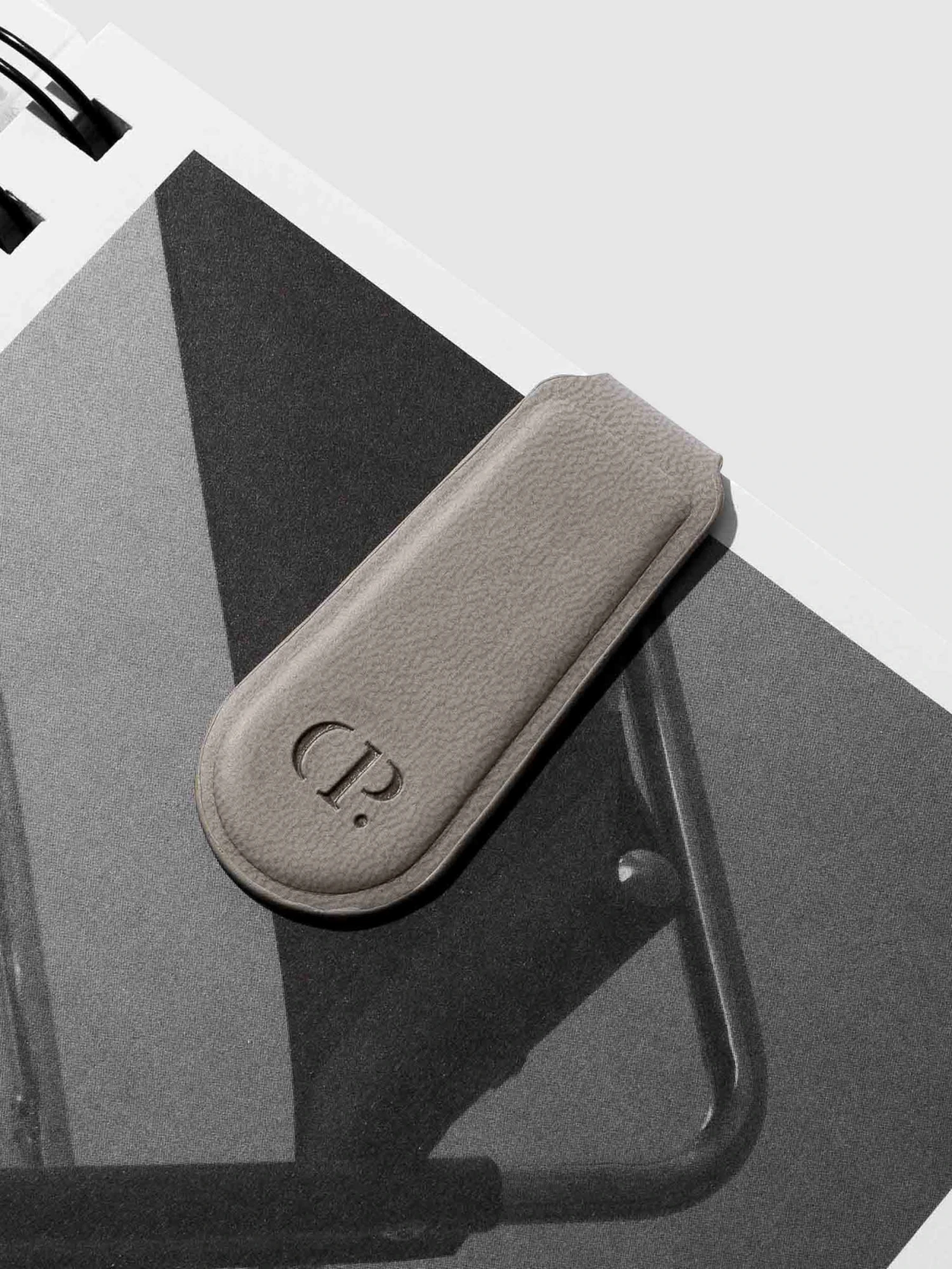 Cloth & PaperClip | Smooth Leather(Cloth Paperclip Smooth Leather) 2 Cloth & PaperClip | Smooth Leather(Cloth Paperclip Smooth Leather) - Image 2